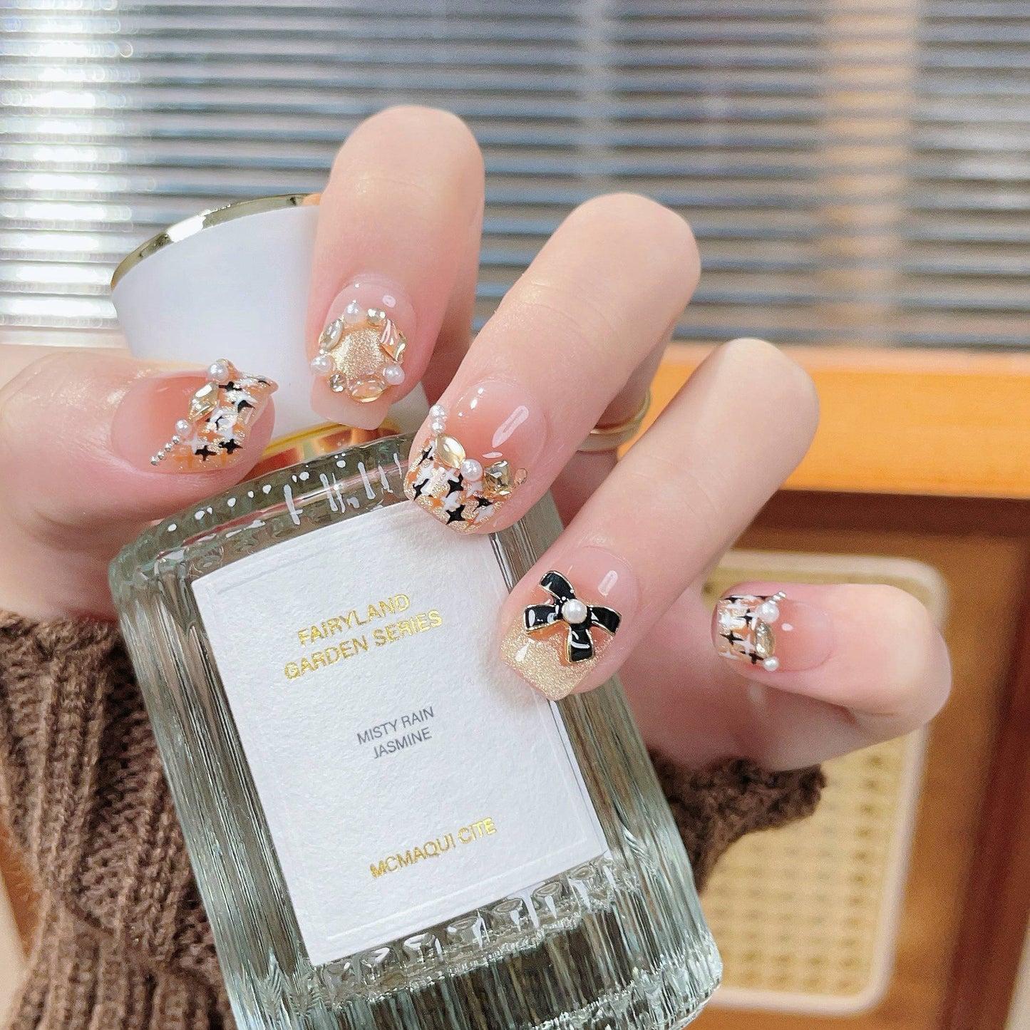 LX-D28 Pure handmade cat's eye wear Presson nails high-end boutique small fragrance style pearl blush nail art false nails